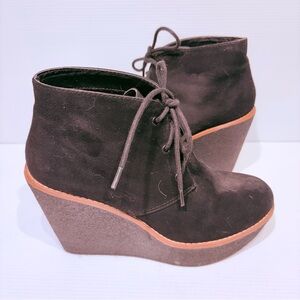 Source Unknown Black and Brown Wedge Boots